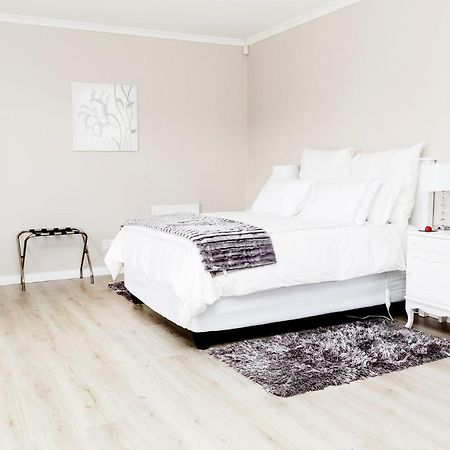 Settle Inn Self Catering Accommodation โคลเชสเตอร์ ภายนอก รูปภาพ